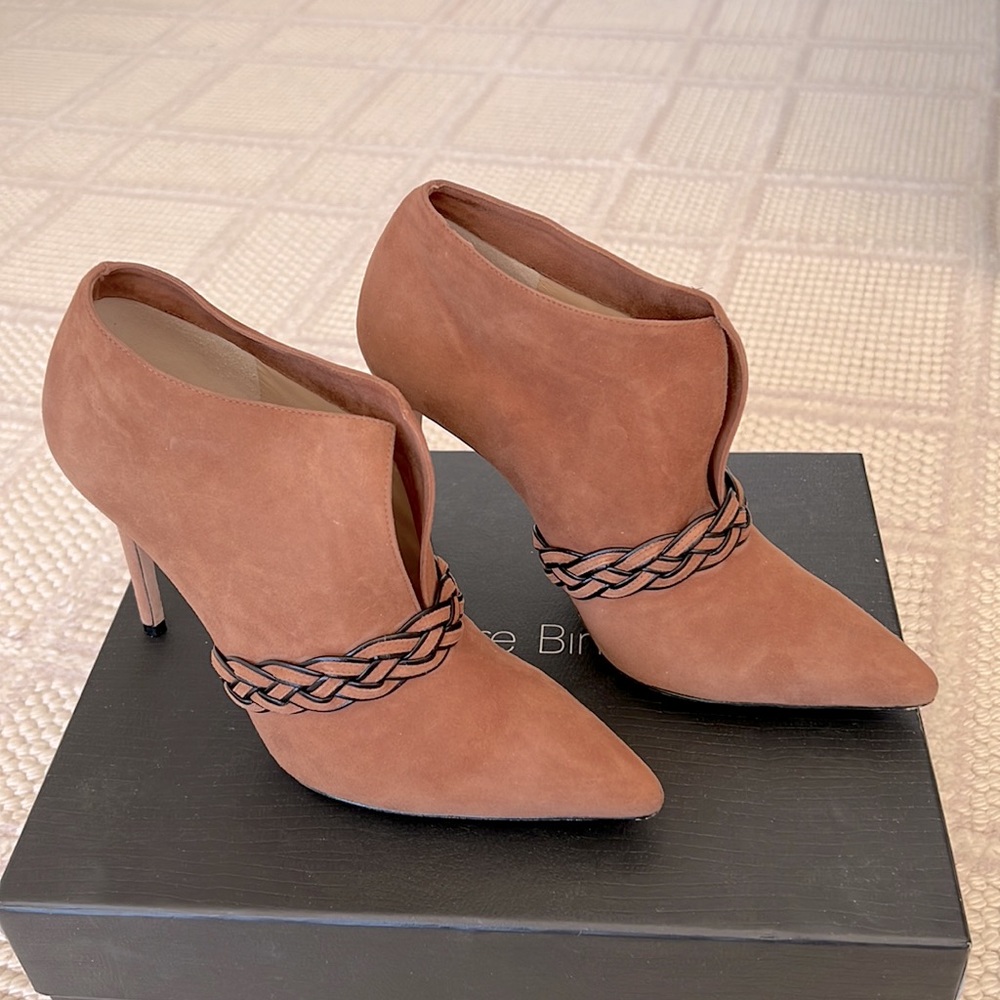 Alexandre Birman Beige/Black Booties Size 6